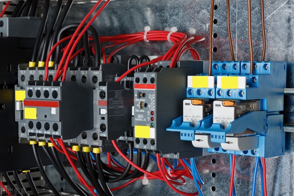 深圳建筑電工證在哪里報名（考電工證需要多少錢?）