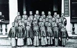 近代中國派遣第一批留學生是在()