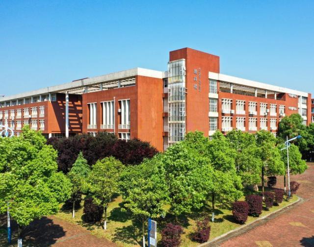 長(zhǎng)沙理工大學(xué)怎么樣(張雪峰說(shuō)長(zhǎng)沙理工大學(xué))-圖1