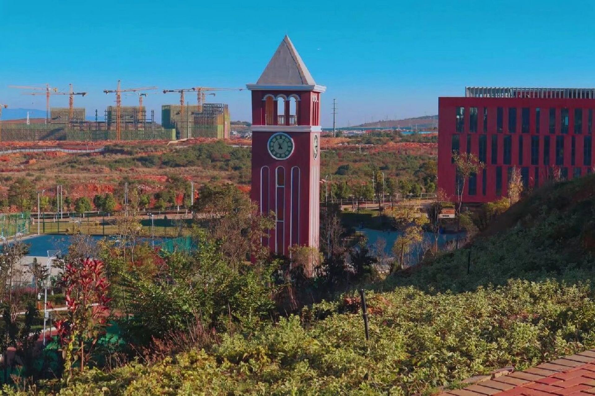 昆明理工大學津橋?qū)W院地址(昆明津橋?qū)W院學費多少)-圖1