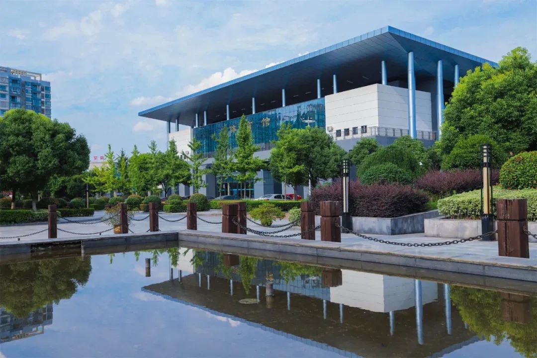 浙江農業商貿職業技術學院怎么樣(最好的十所大專)-圖1