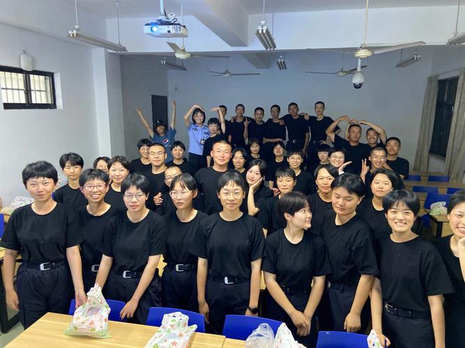 浙江警官職業學院出來干嘛(技校十大吃香專業)-圖1