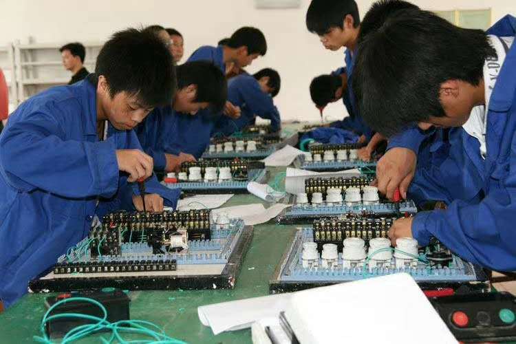 裝配電工學徒一般學多久(電工培訓班一般需要多少錢)-圖1