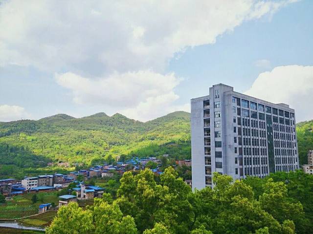 重慶人文科技學院好嗎？教學質量如何？-圖1