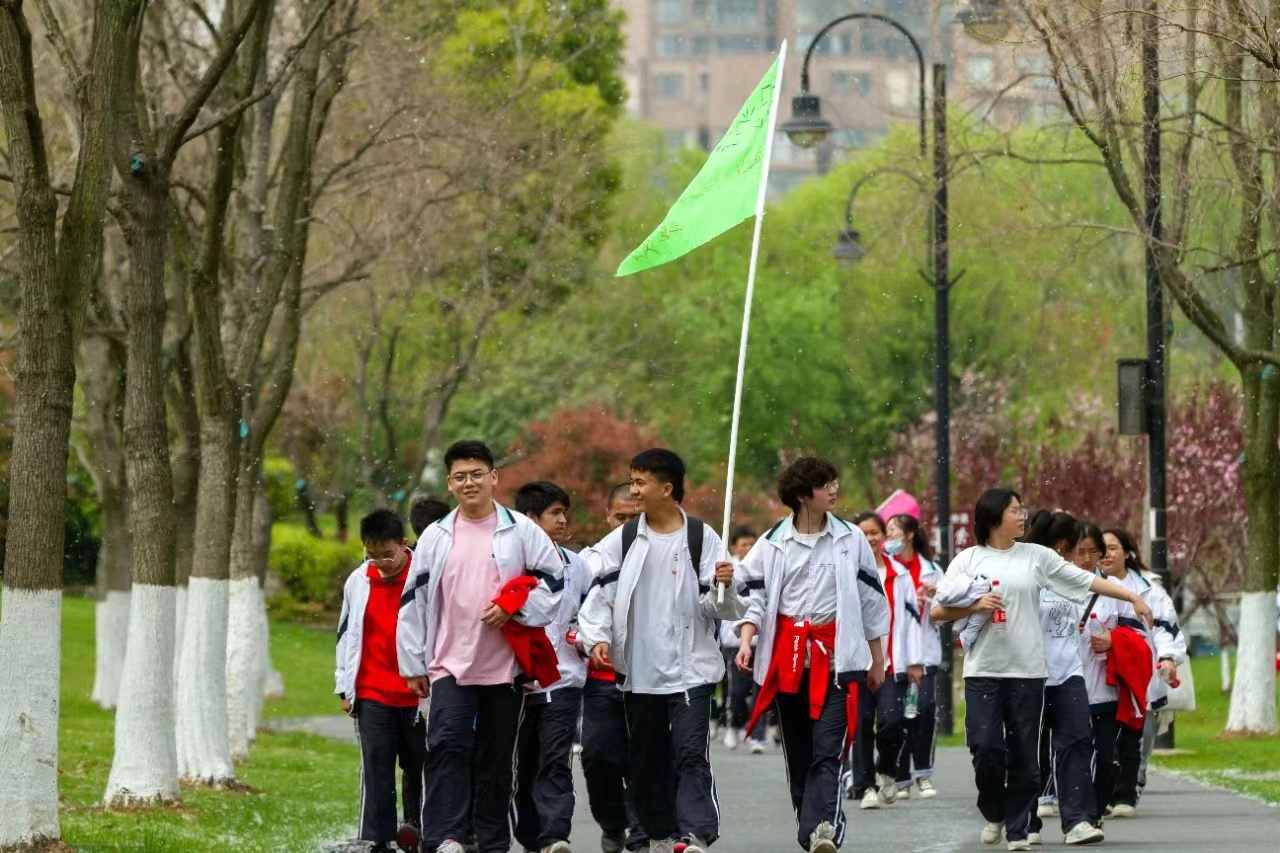 江蘇南京青少年叛逆管教學校-解決8-18歲青少年網(wǎng)癮、叛逆、早戀問題-圖2
