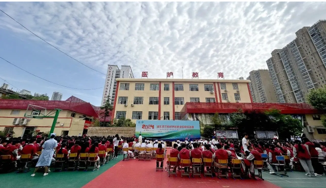 武漢想學護理專業，哪所中職學校護理專業比較好？ -圖2
